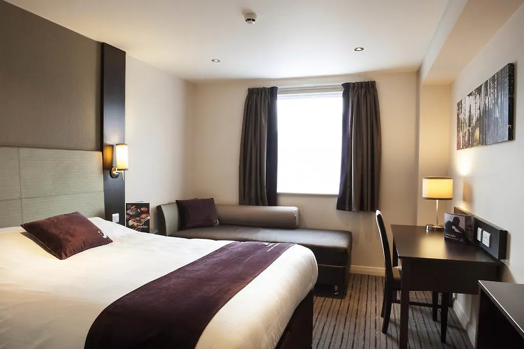 Premier Inn Chester Central - North
